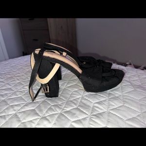 NEW YORK & CO Black heels